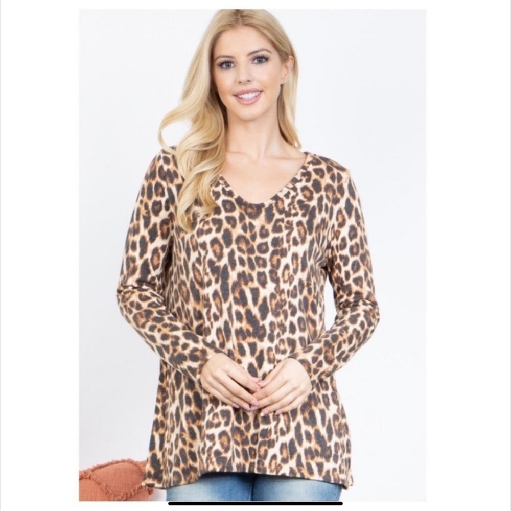 V/NECK LEOPARD TOP - Picture 4 of 8